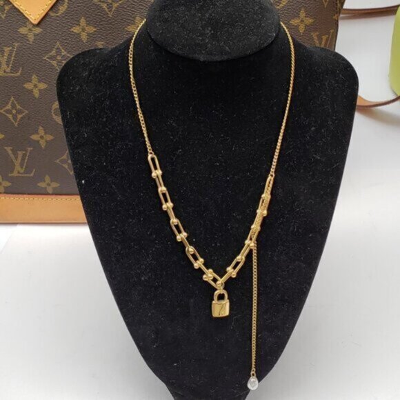 Authentic Louis Vuitton Lock & Key w/ Unbranded Gold Plated Gold Horseshoe Chain - Picture 9 of 10